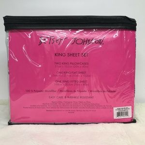 Betsey Johnson Bedding - Betsey Johnson Rose Pose 4 Piece King Sheet Set Betsey Johnson Bedding - Betsey Johnson Rose Pose 4 Piece King Sheet Set